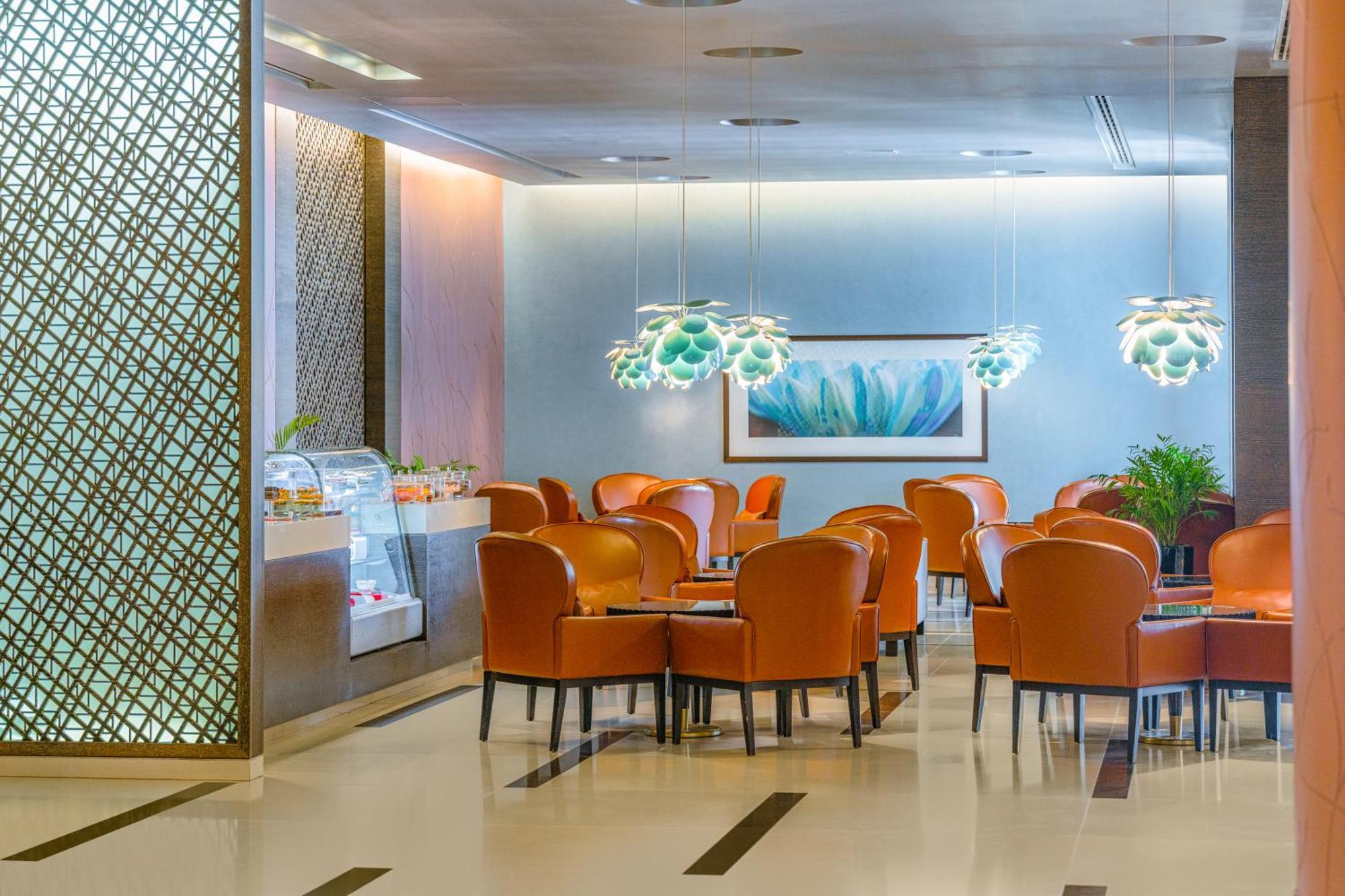 Four Points By Sheraton Al Ain Exterior photo The lounge at the airport