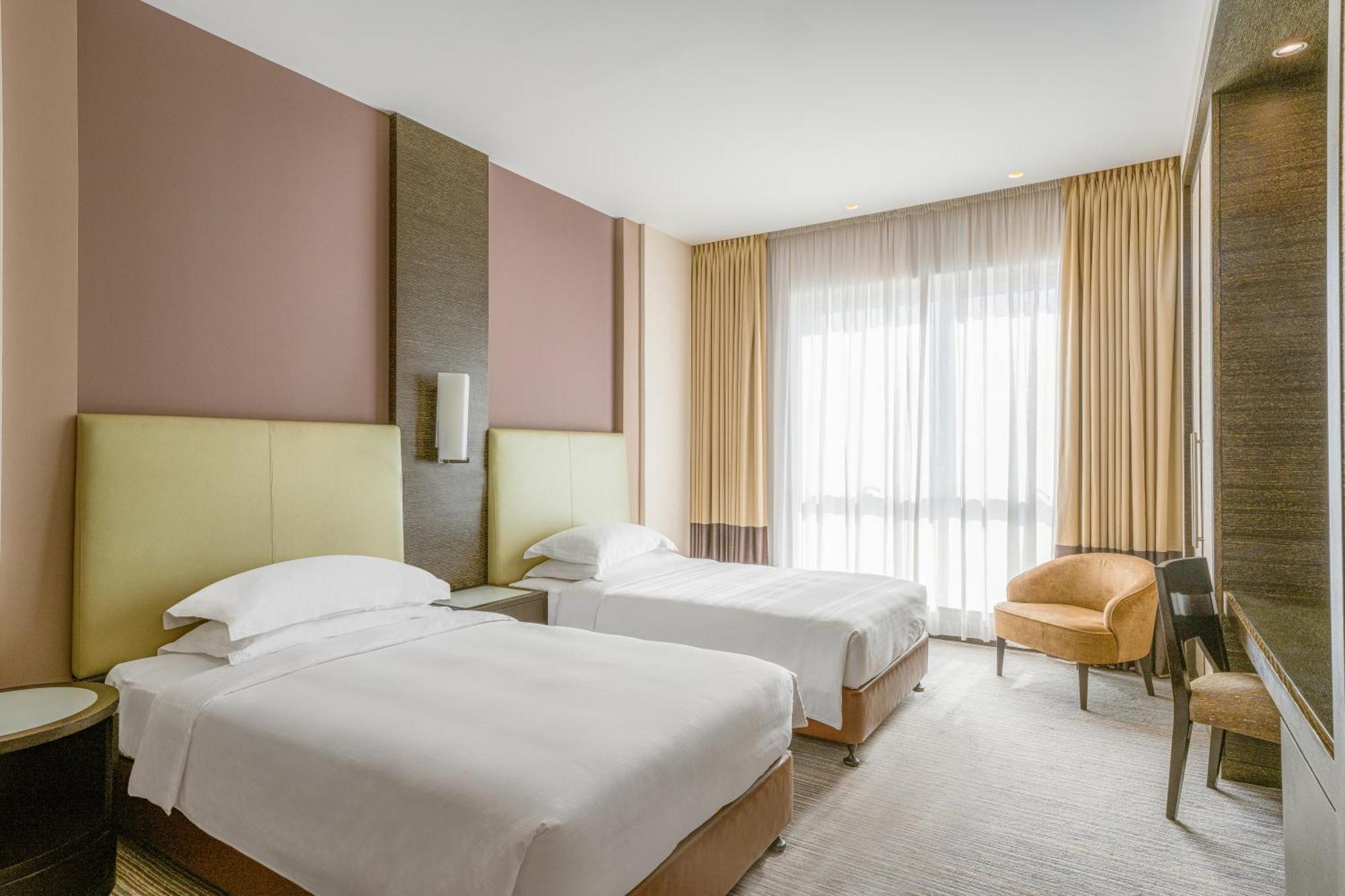 Four Points By Sheraton Al Ain Exterior photo Deluxe room