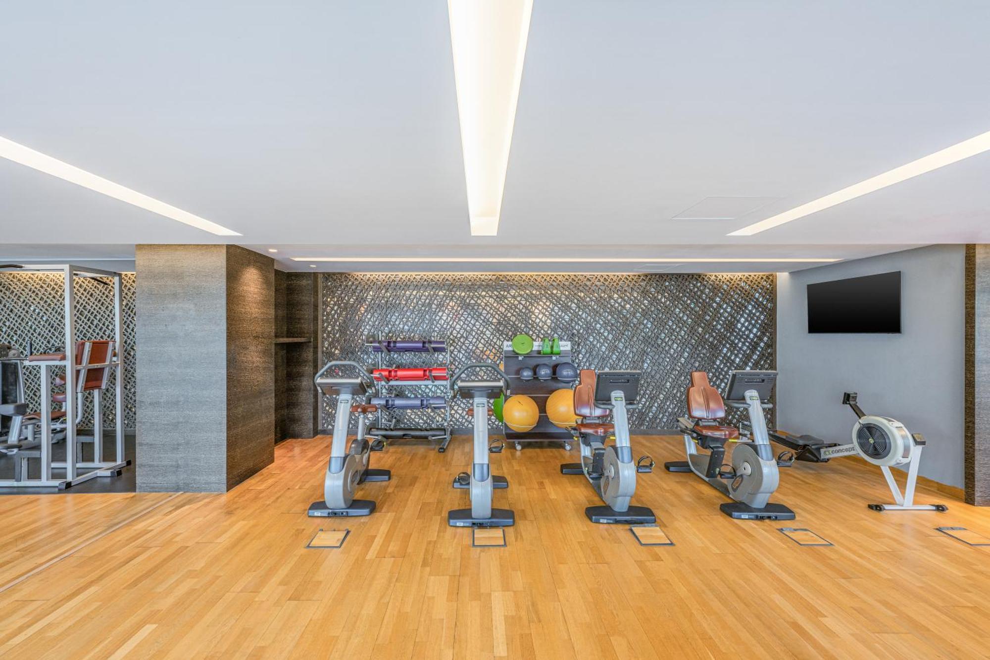 Four Points By Sheraton Al Ain Exterior photo The gym at the hotel