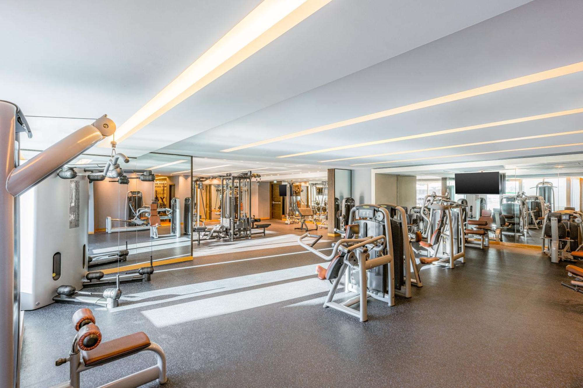 Four Points By Sheraton Al Ain Exterior photo The gym at the hotel