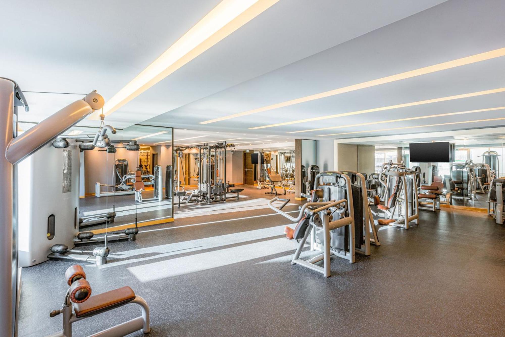 Four Points By Sheraton Al Ain Exterior photo The gym at the hotel